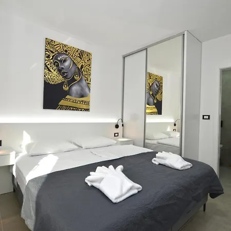 5h Villa *