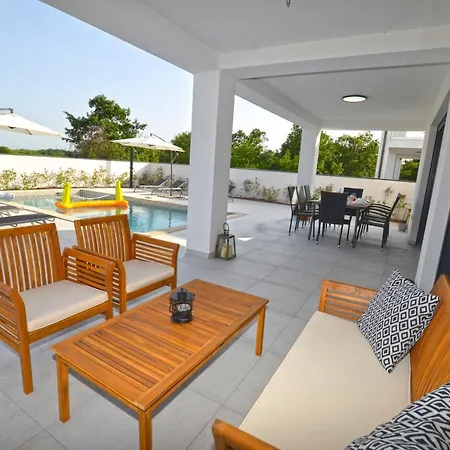 5h Villa Kanfanar