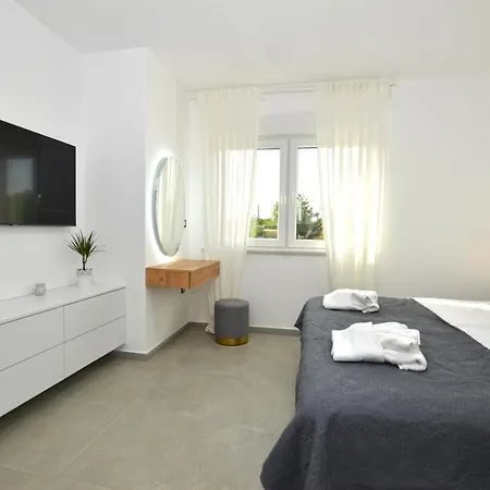 5h Villa