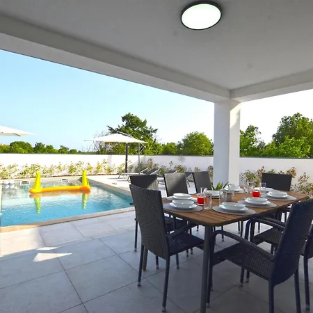 5h Villa Kanfanar