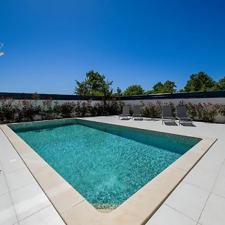 5h Villa